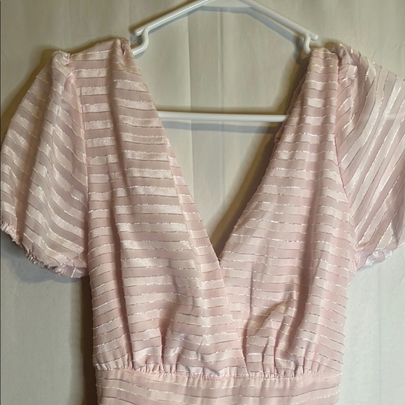 Pink and White Striped Romper with Puff Sleeve and Scoop Neck Preowned - Picture 7 of 8